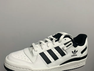 adidas low trainers