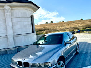 BMW 5 Series foto 3