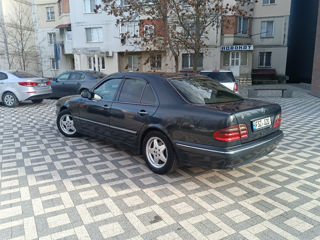 Mercedes E-Class foto 4