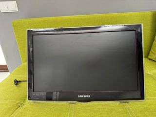 Televizor 750 lei (55 cm diagonala)
