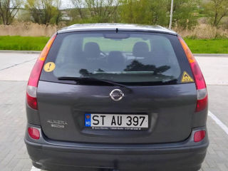 Nissan Almera Tino foto 6