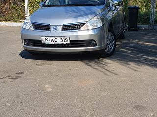 Nissan Tiida foto 3