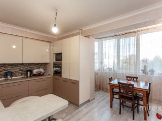Apartament cu 4 camere, 105 m², Buiucani, Chișinău foto 1