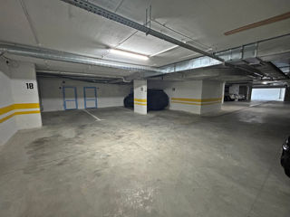 Loc de parcre + beci.  30 m2. foto 3