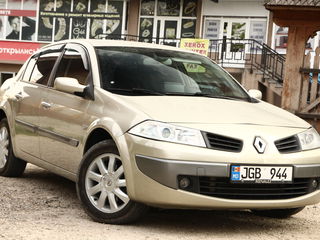 Renault Megane foto 2