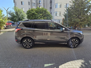 Ford Kuga foto 2