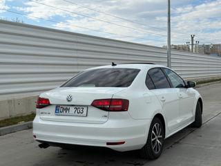 Volkswagen Jetta foto 4