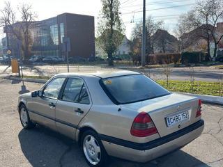 Mercedes C-Class foto 5