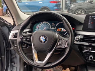 BMW 5 Series foto 8