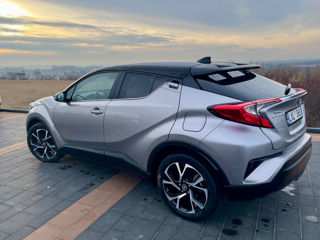 Toyota C-HR foto 2