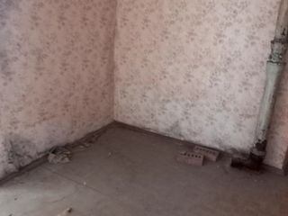 Vind apartament cu 2 camere in centru Ialoveni... foto 7