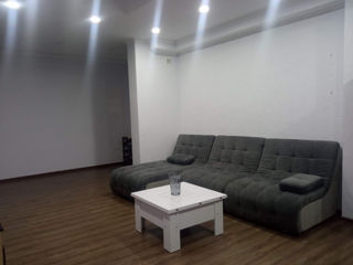 Apartament cu 3 camere, 100 m², Durlești, Chișinău foto 2