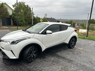 Toyota C-HR foto 2