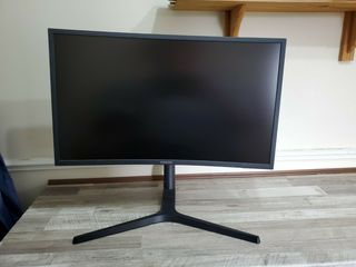 Samsung CHG70 (C27HG) 27 Curved HDR 144Hz