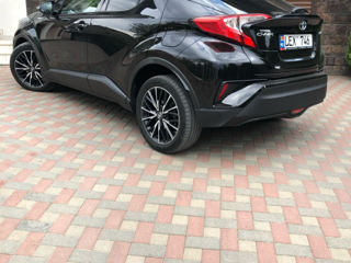 Toyota C-HR foto 4