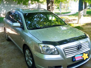 Toyota Avensis foto 3