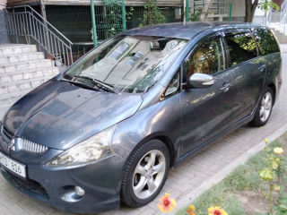 Mitsubishi Grandis foto 1