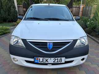 Dacia Logan foto 1