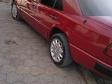 Mercedes Series (W124) foto 3