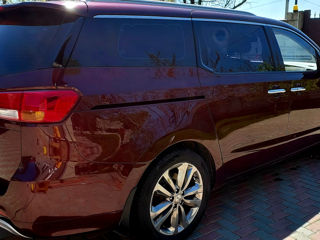 KIA Carnival foto 4