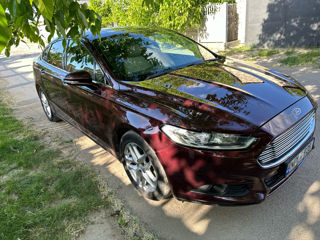 Ford Fusion foto 2