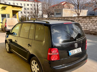 Volkswagen Touran foto 5