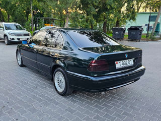 BMW 5 Series foto 4