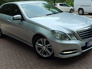 Mercedes E-Class foto 1