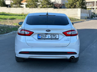 Ford Fusion foto 4