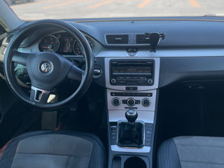 Volkswagen Passat foto 2