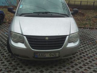 Chrysler Voyager foto 2