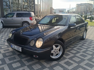 Mercedes E-Class foto 2