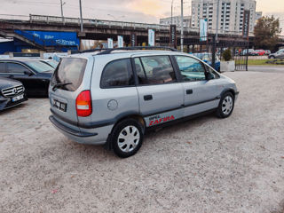 Opel Zafira foto 6