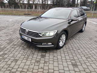 Volkswagen Passat foto 2