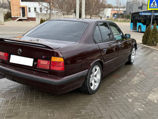 BMW 5 Series foto 3