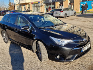 Toyota Avensis foto 2