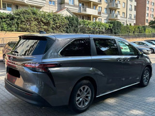 Toyota Sienna foto 4