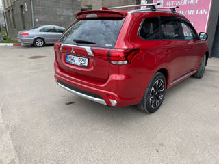 Mitsubishi Outlander foto 4