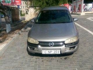 Opel Omega foto 2