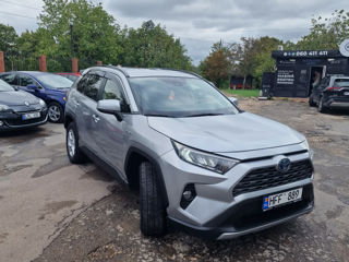 Rav 4 liber spre chirie foto 6