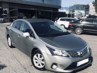 Toyota Avensis foto 4