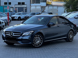 Mercedes C-Class foto 1