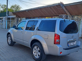 Nissan Pathfinder foto 1