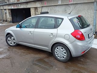 Kia Ceed foto 1