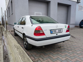 Mercedes C-Class foto 5