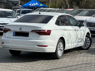 Volkswagen Jetta foto 4