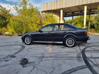 BMW 3 Series foto 4