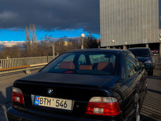 BMW 5 Series foto 4