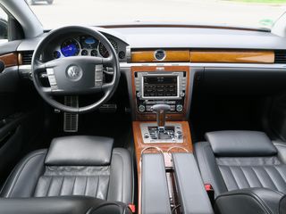 Volkswagen Phaeton foto 8