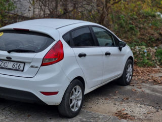 Ford Fiesta foto 3